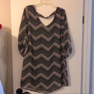 Chiffon dress. 3/4 length sleeves.